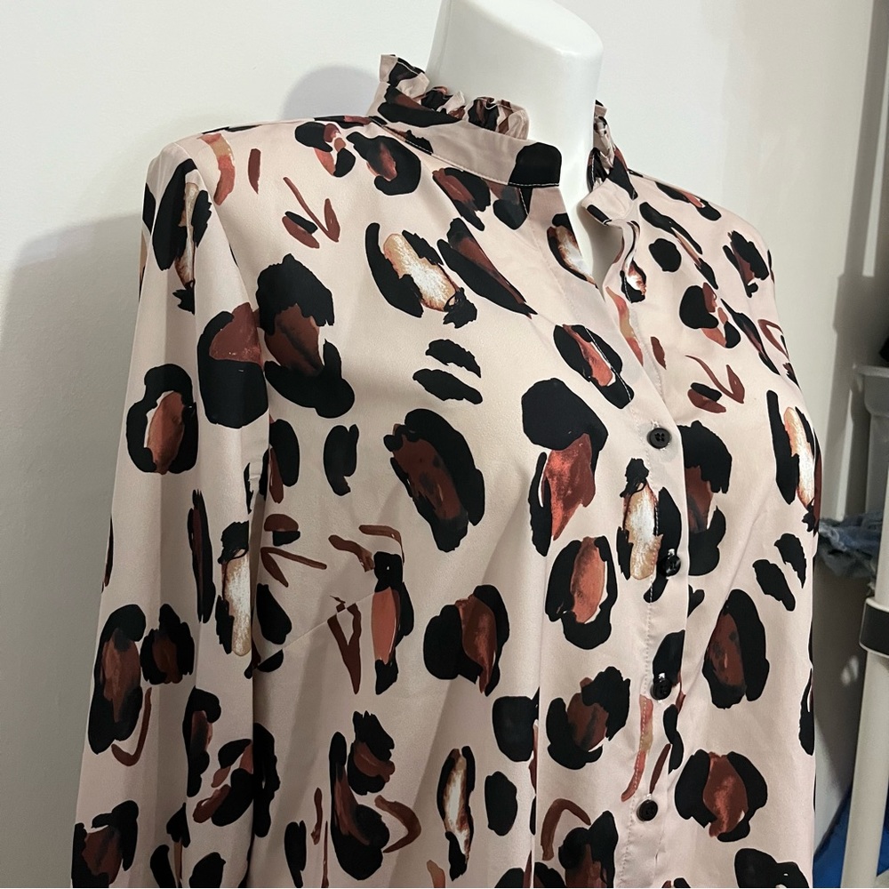 Plus Size Leopard Print Blouse By Eloquii Is In L… - image 5